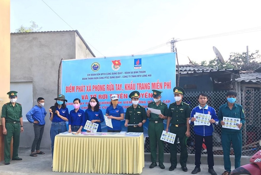 Đoàn thanh niên xã Bình Thuận và Bộ Đội Biên Phòng ra quân tuyên truyền phòng chống dịch Covid 19