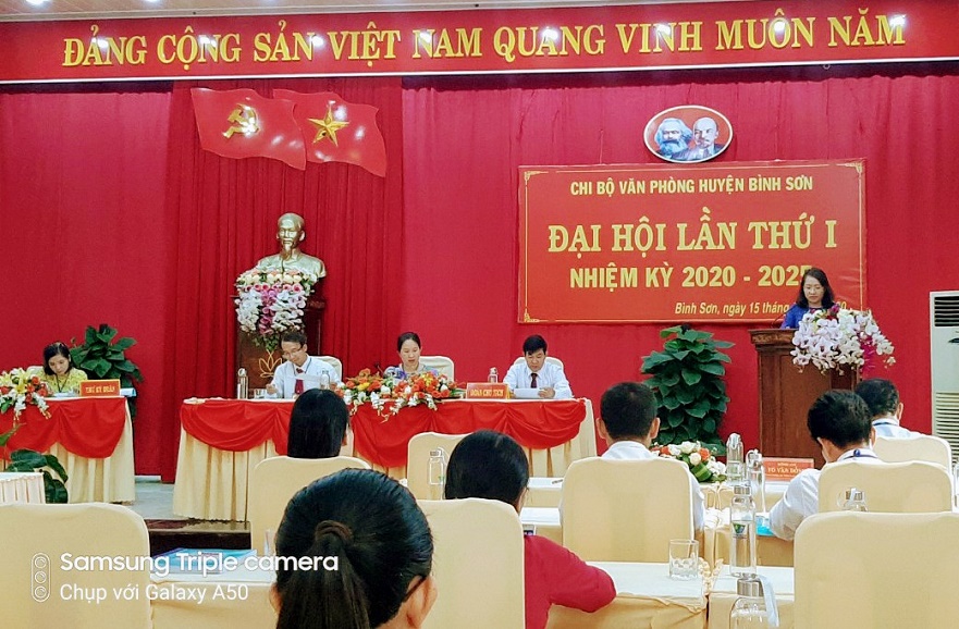 Chi bộ Văn phòng huyện Bình Sơn tổ chức thành công Đại hội lần thứ I, nhiệm kỳ 2020-2025