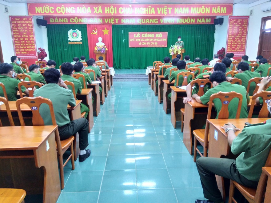 Giám đốc Công an tỉnh công bố quyết định về công tác cán bộ tại Công an huyện Bình Sơn