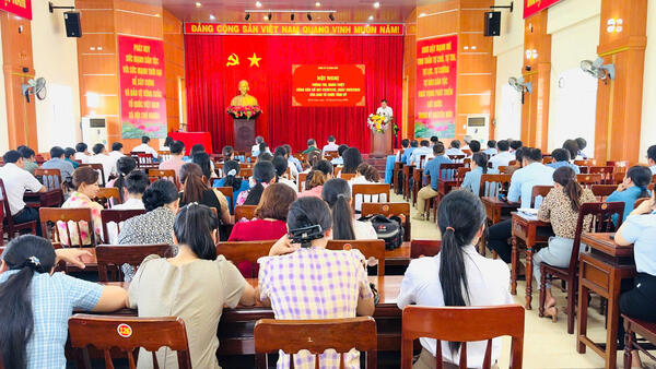 Xã Bình Sơn thông tin, quán triệt Công văn số 307-CV/BTCTU ngày 09/9/2025  của Ban Tổ chức Tỉnh ủy